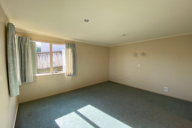 Photo of property in 1 Gardenia Close, Melville, Hamilton, 3206