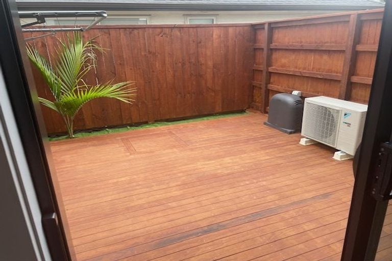 Photo of property in 12/23 Tudor Road, Henderson, Auckland, 0610