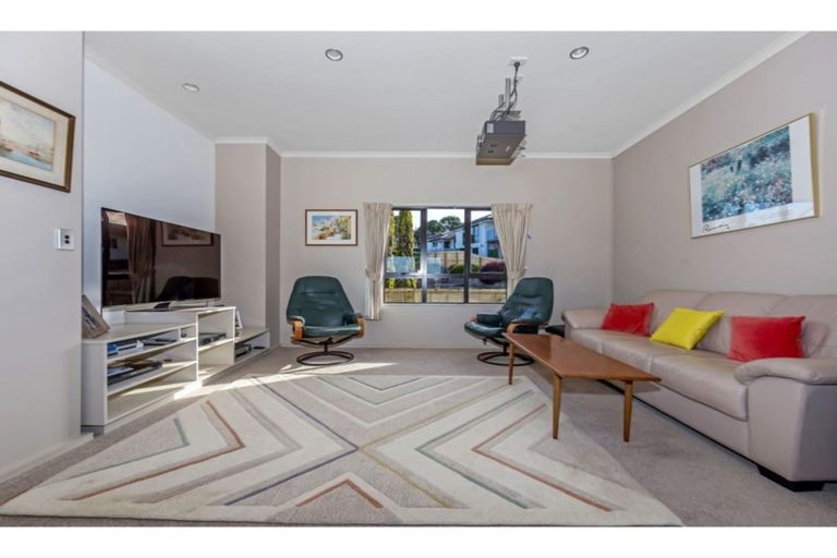 Photo of property in 19 Javelin Close, Gulf Harbour, Whangaparaoa, 0930