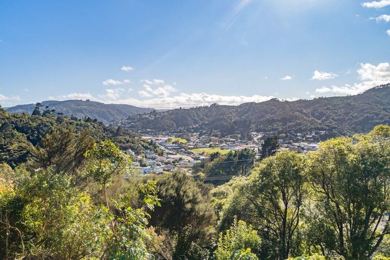 Photo of property in 77 Logie Street, Stokes Valley, Lower Hutt, 5019
