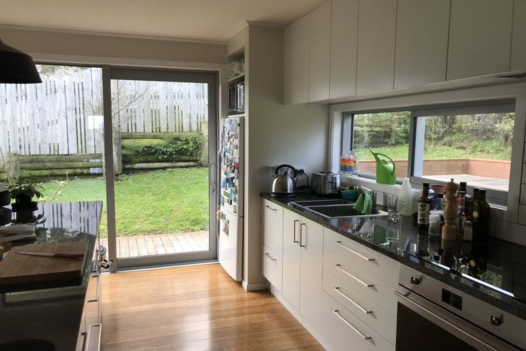 Photo of property in 30 Frobisher Street, Island Bay, Wellington, 6023