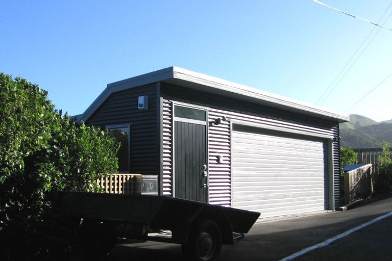 Photo of property in 103 Cluny Road, Plimmerton, Porirua, 5026