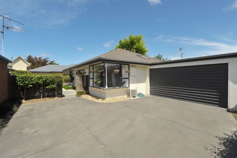 Photo of property in 2/14 Innisfree Place, Northwood, Christchurch, 8051