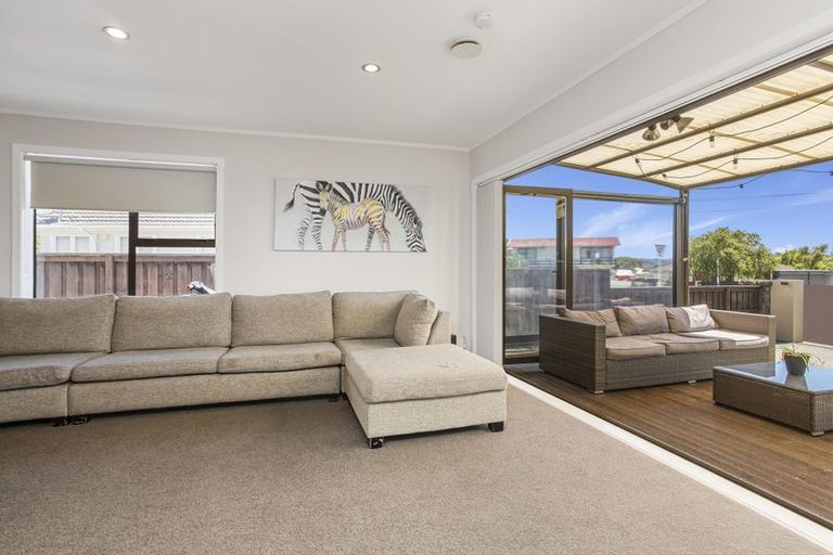 Photo of property in 1/105 Taylor Road, Mangere Bridge, Auckland, 2022