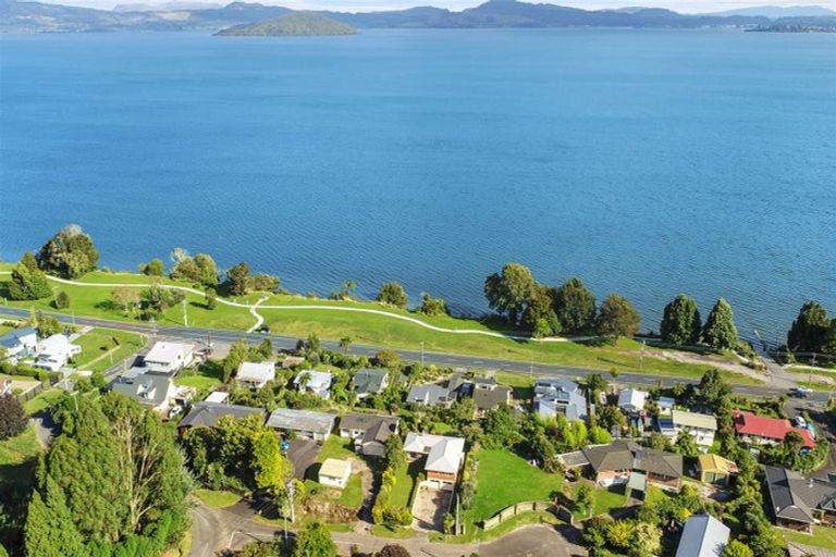 Photo of property in 5 Hugh Avenue, Hamurana, Rotorua, 3097