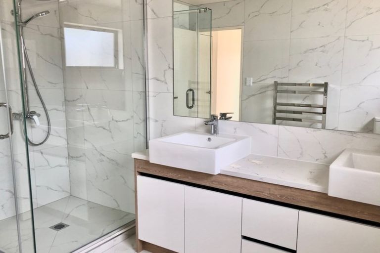 Photo of property in 17 Toanui Road, Hobsonville, Auckland, 0616