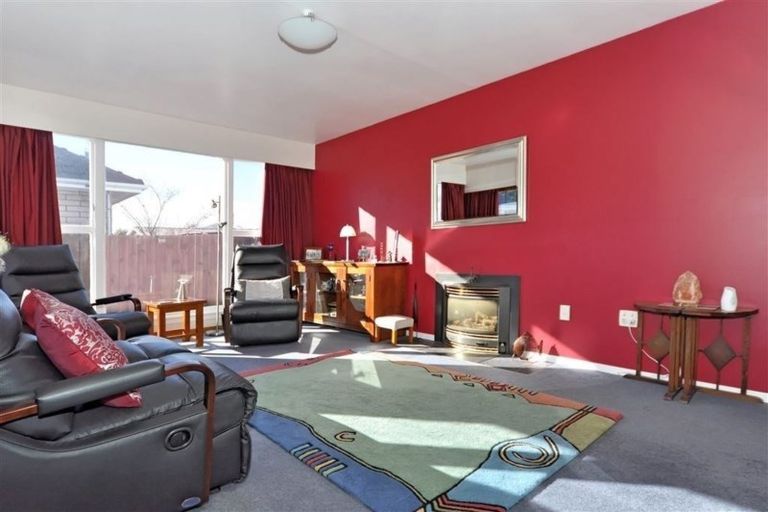 Photo of property in 10 Cotswold Avenue, Bishopdale, Christchurch, 8053