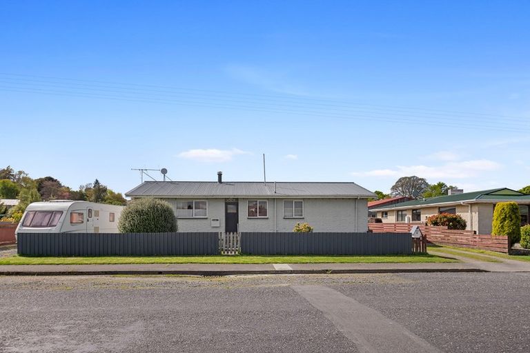 Photo of property in 3 Mary Street, Gore, 9710