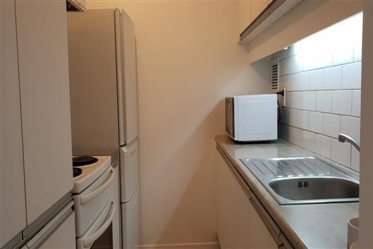 Photo of property in Hobson Court Flats, 87/70 Hobson Street, Thorndon, Wellington, 6011