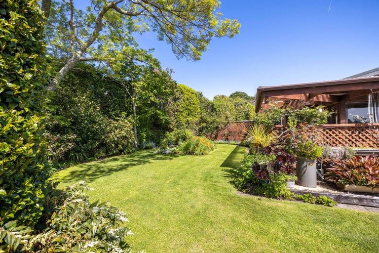 Photo of property in 2 Byron Place, Whalers Gate, New Plymouth, 4310