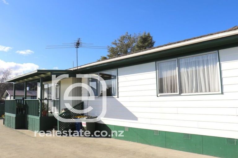 Photo of property in 16 Glen Road, Ranui, Auckland, 0612