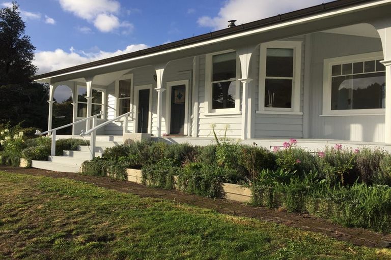 Photo of property in 115 Bethells Road, Waitakere, Henderson, 0781