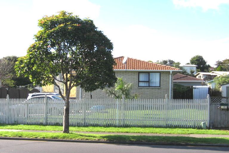 Photo of property in 394 Bucklands Beach Road, Bucklands Beach, Auckland, 2012
