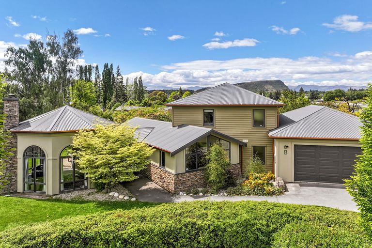Photo of property in 8 Stonebridge Close, Wanaka, 9305
