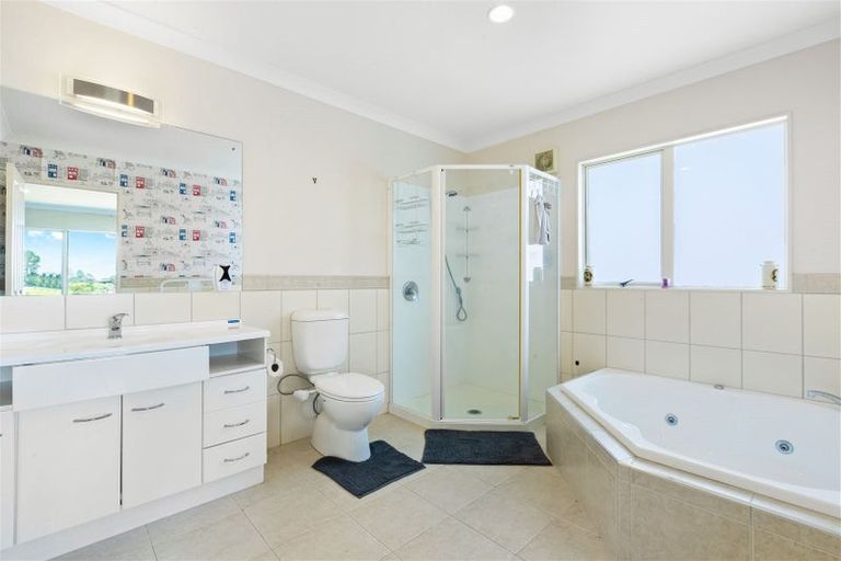 Photo of property in 1177 Whangaparaoa Road, Gulf Harbour, Whangaparaoa, 0930
