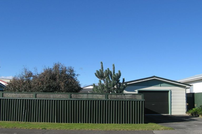 Photo of property in 44 Norfolk Crescent, Otaki Beach, Otaki, 5512