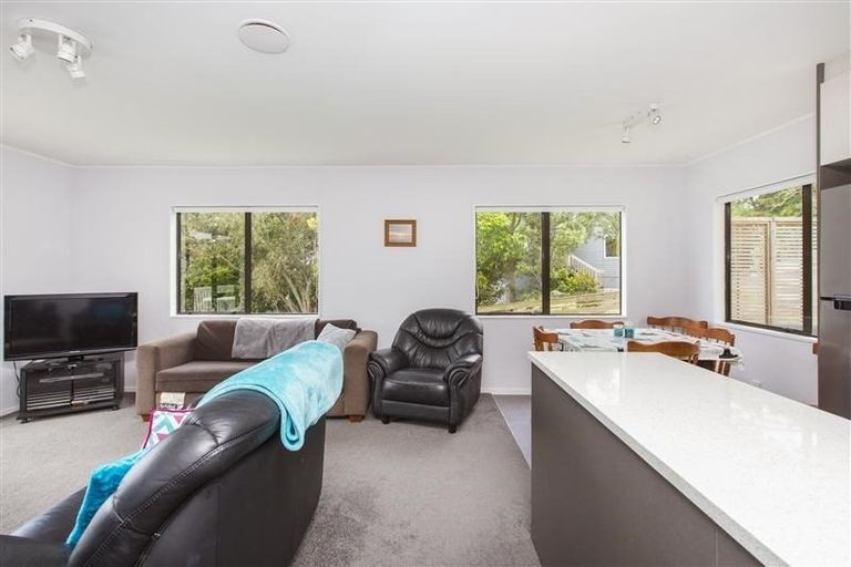 Photo of property in 18 Kahurangi Place, Snells Beach, 0920