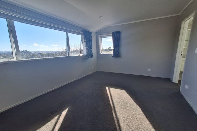 Photo of property in 42a Sunset Road, Unsworth Heights, Auckland, 0632