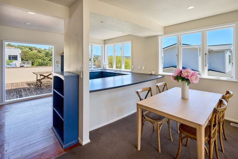 Photo of property in 8 Kiriwai Road, Paremata, Porirua, 5024