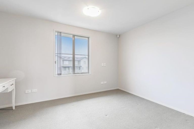 Photo of property in 39 Kirikiri Lane, East Tamaki, Auckland, 2013