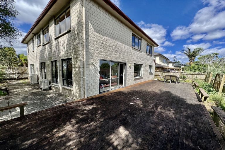 Photo of property in 11 William Woods Court, Flat Bush, Auckland, 2016