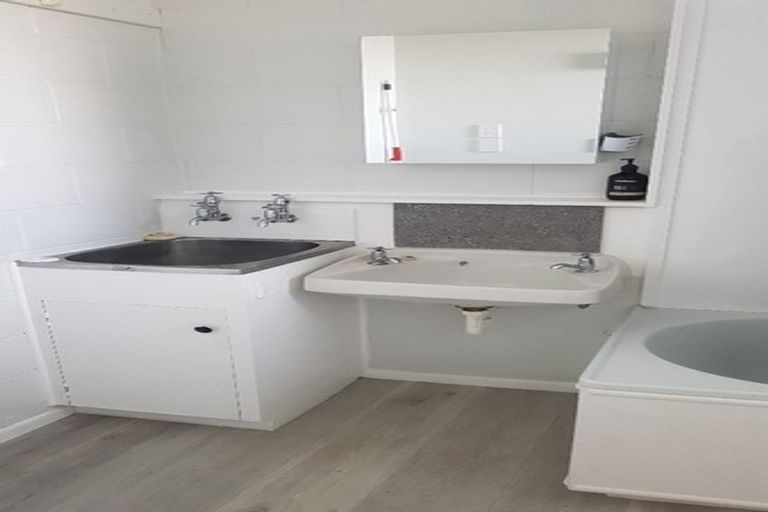 Photo of property in 46 Awamutu Grove, Waiwhetu, Lower Hutt, 5010