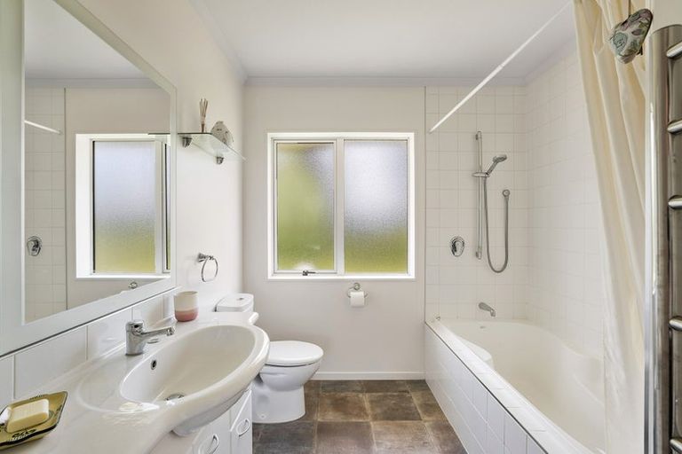 Photo of property in 32 Missy Crescent, Mount Pisa, Cromwell, 9383