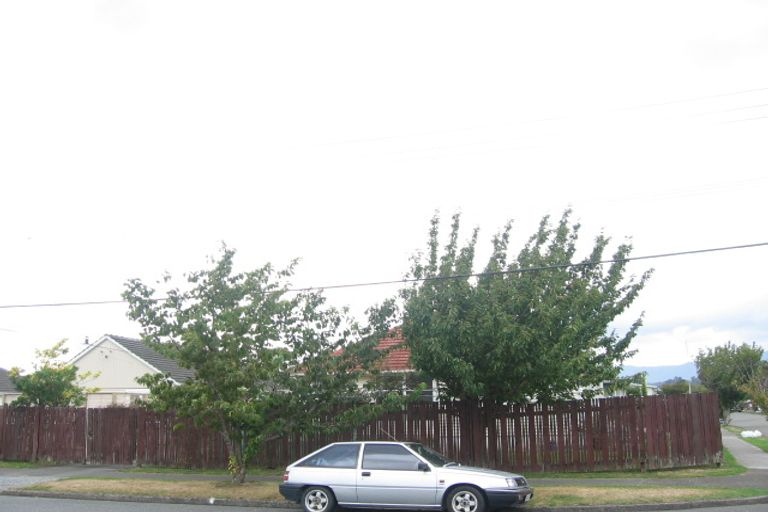 Photo of property in 9 Fraser Crescent, Elderslea, Upper Hutt, 5018