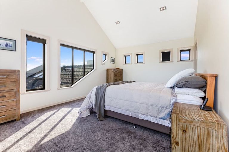 Photo of property in 16 Kahurangi Heights, Aotea, Porirua, 5024