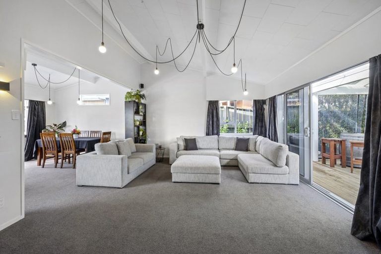 Photo of property in 5a Wesley Avenue, Frankleigh Park, New Plymouth, 4310