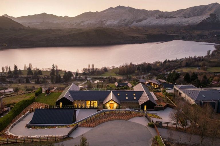 Photo of property in 83 Sicilian Lane, Lake Hayes, Queenstown, 9371
