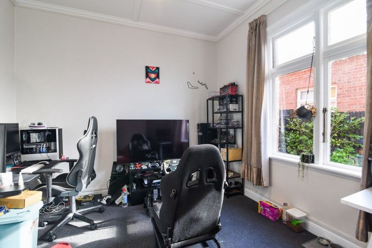 Photo of property in 43 Hargest Crescent, Saint Kilda, Dunedin, 9012