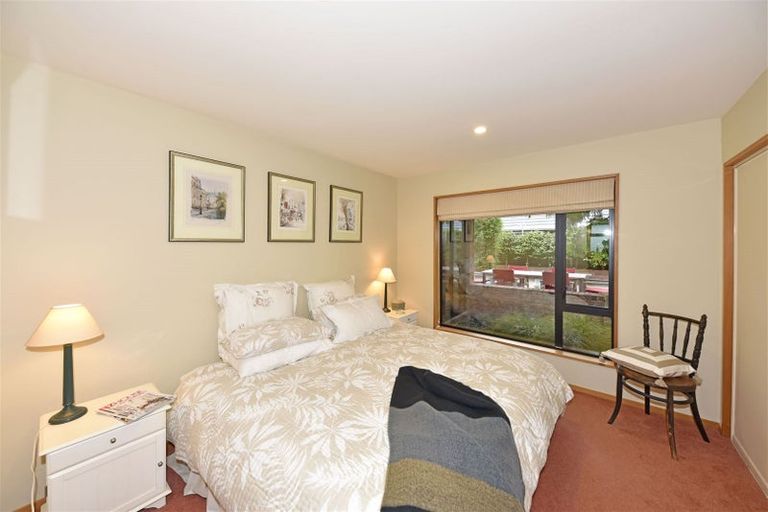 Photo of property in 16 Claverley Gardens, Avonhead, Christchurch, 8042