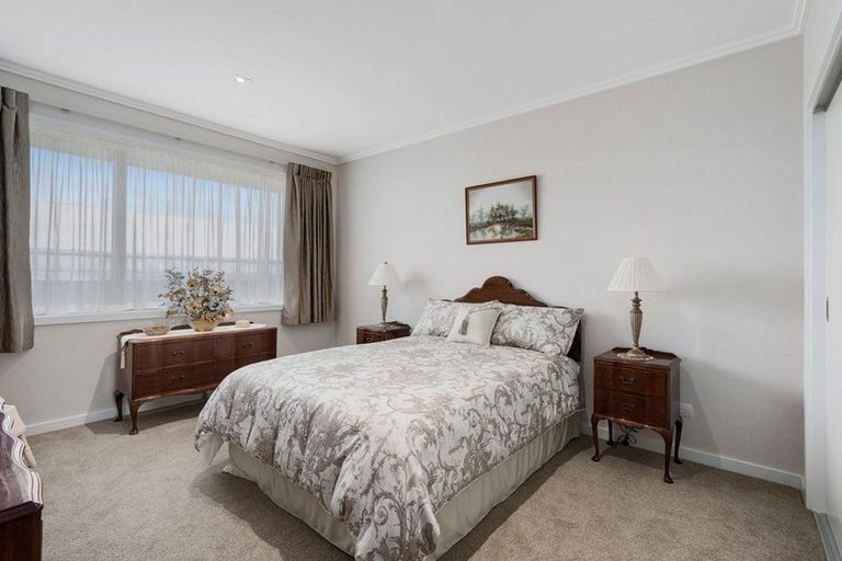 Photo of property in 12 Gleneagles Way, Waiwhakaiho, New Plymouth, 4312