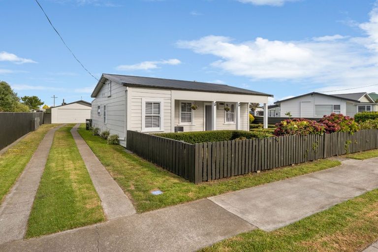 Photo of property in 429 Waihi Road, Normanby, Hawera, 4614