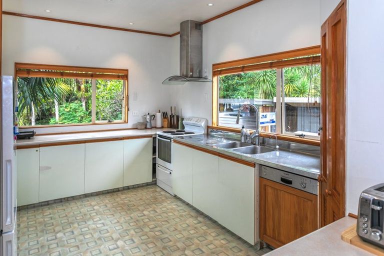 Photo of property in 40 Driving Creek Road, Coromandel, 3506