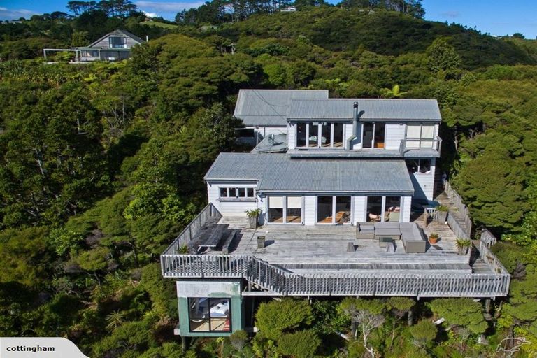 Photo of property in 128 Lone Kauri Road, Karekare, Auckland, 0772