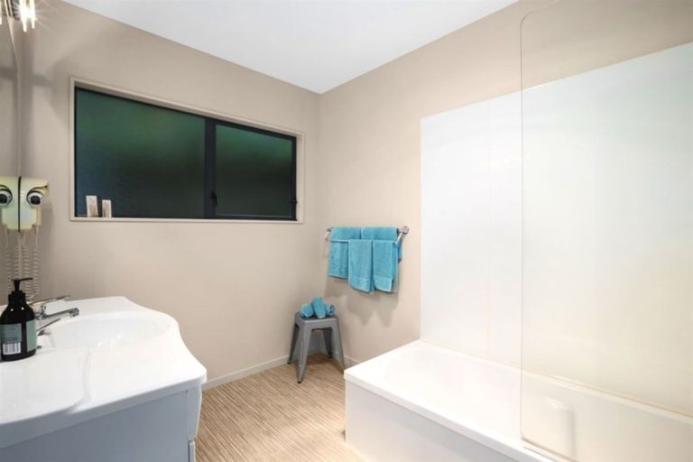 Photo of property in 141 Weggery Drive, Waikanae Beach, Waikanae, 5036