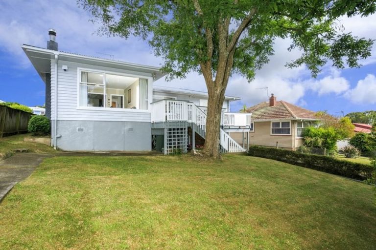 Photo of property in 6 Japonica Drive, Beach Haven, Auckland, 0626