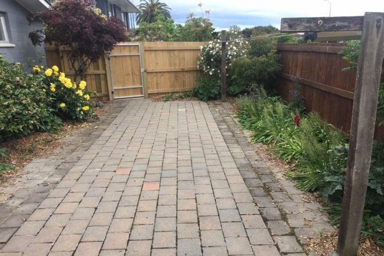 Photo of property in 1/32 Landsdowne Terrace, Cashmere, Christchurch, 8022