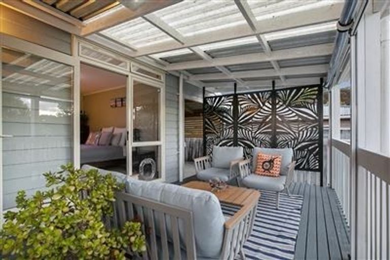 Photo of property in 80 Verbena Road, Birkdale, Auckland, 0626