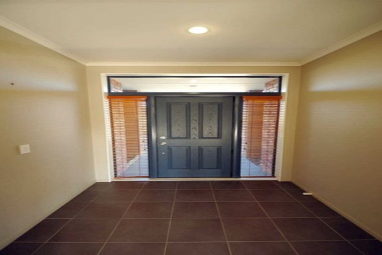 Photo of property in 33 Rolleston Drive, Rolleston, 7614