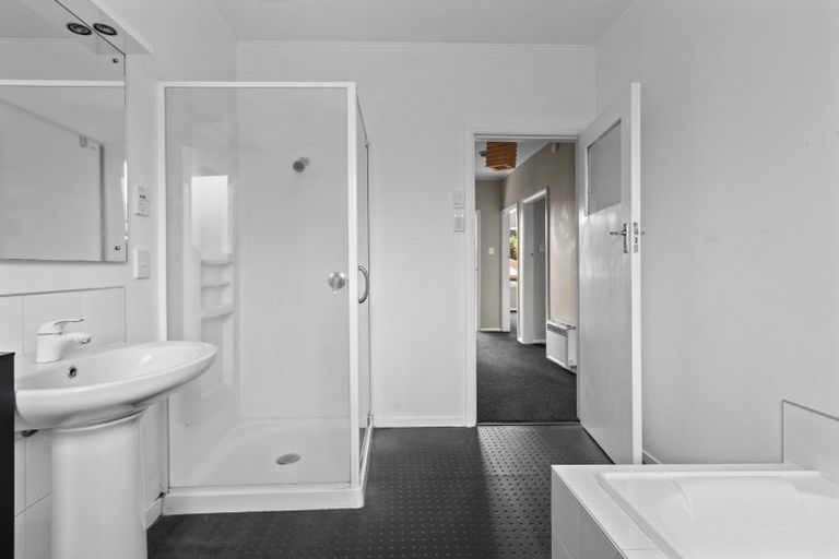 Photo of property in 8 Alison Street, Hamilton Lake, Hamilton, 3204