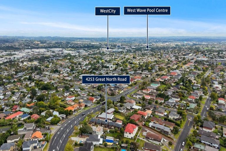 Photo of property in 4253 Great North Road, Glendene, Auckland, 0602