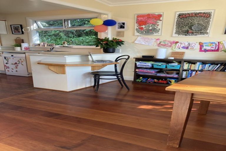 Photo of property in 10 Matai Terrace, Eastbourne, Lower Hutt, 5013