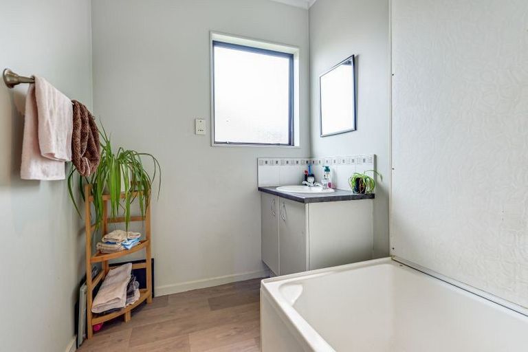 Photo of property in 14 Sunnyside Road, Nawton, Hamilton, 3200