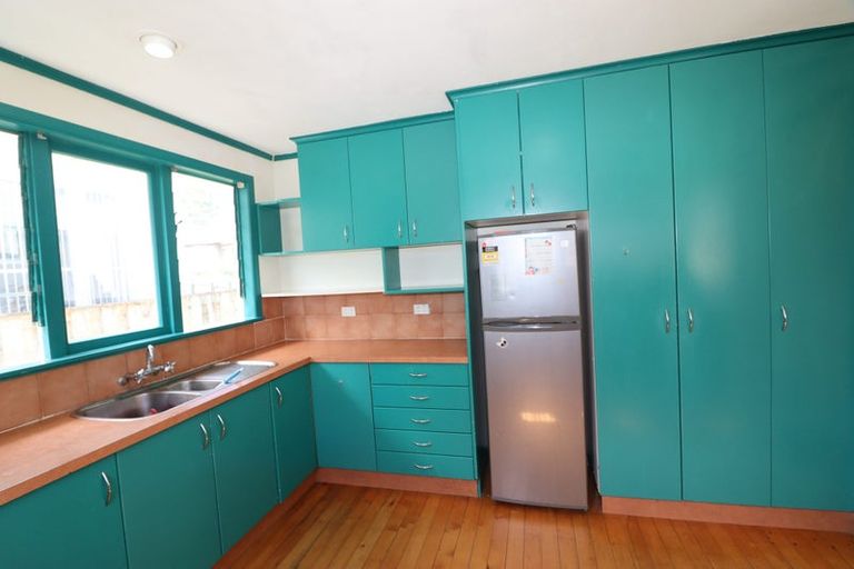 Photo of property in 1/41 Pomaria Road, Henderson, Auckland, 0610