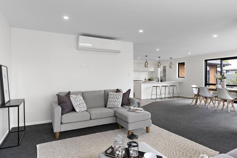 Photo of property in 7 Chisholm Place, Carterton, 5713