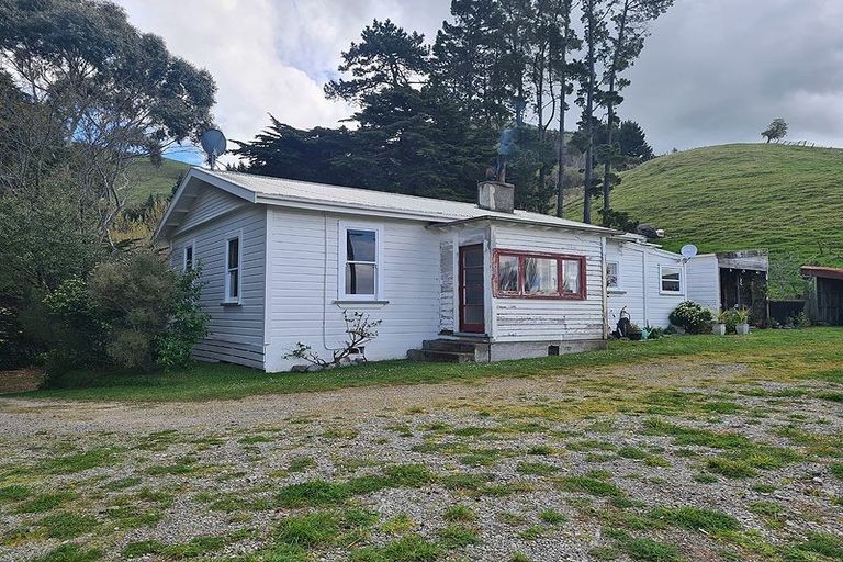 Photo of property in 35 Admiral Station Road, Admiral Hill, Masterton, 5883