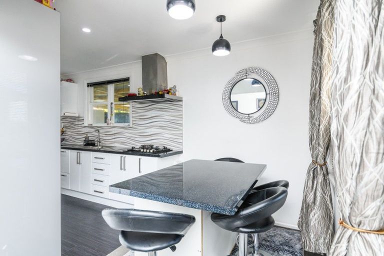 Photo of property in 30 Thames Street, Roslyn, Palmerston North, 4414